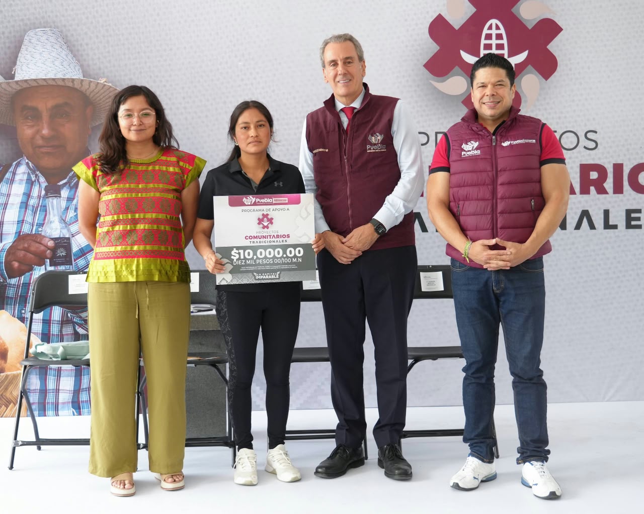 Pepe Chedraui entrega apoyos de 10 mil pesos a 200 proyectos comunitarios en Puebla