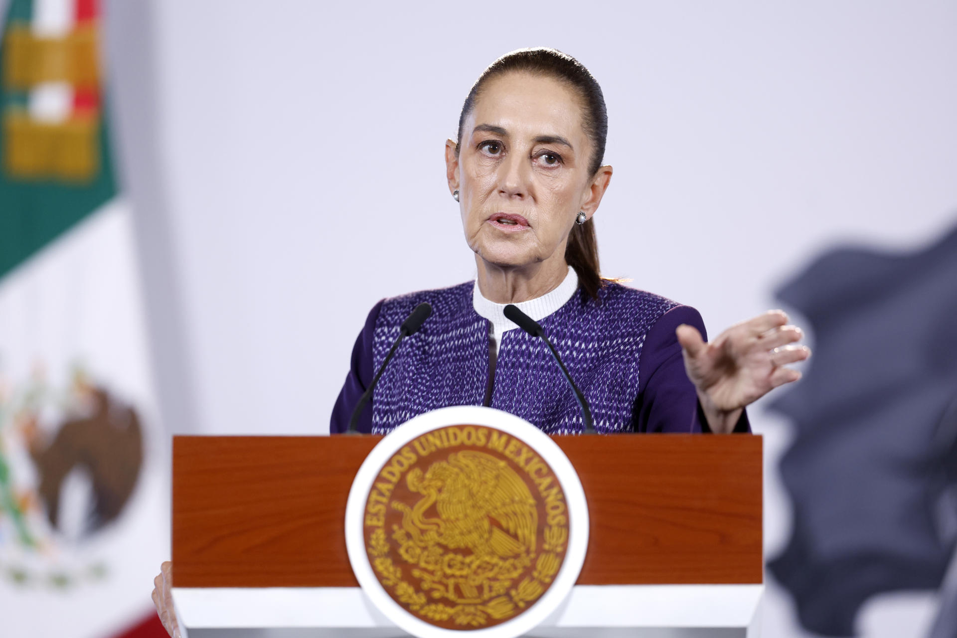 Sheinbaum reconoce demandas de trabajadores del IMSS y anuncia conferencia de Zoé Robledo