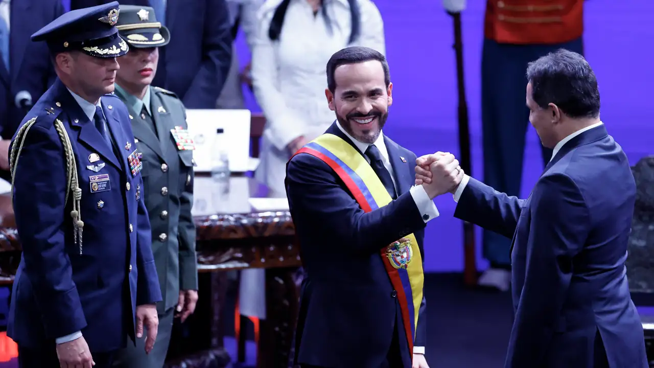 Abelardo de la Espriella asume la Presidencia de Colombia entre ausencias y divisiones políticas
