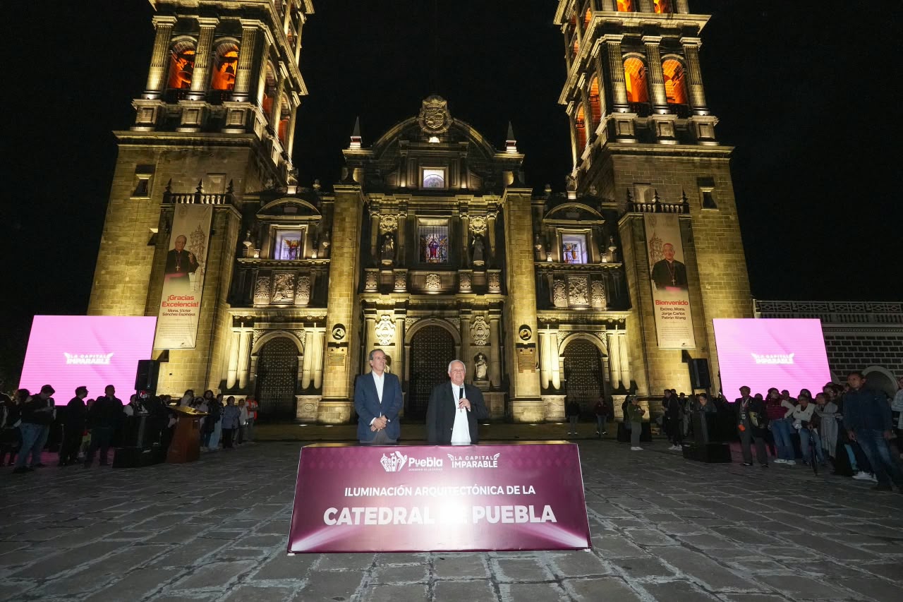 Pepe Chedraui y la Arquidiócesis estrenan iluminación LED en la Catedral bajo la estrategia Puebla Brilla