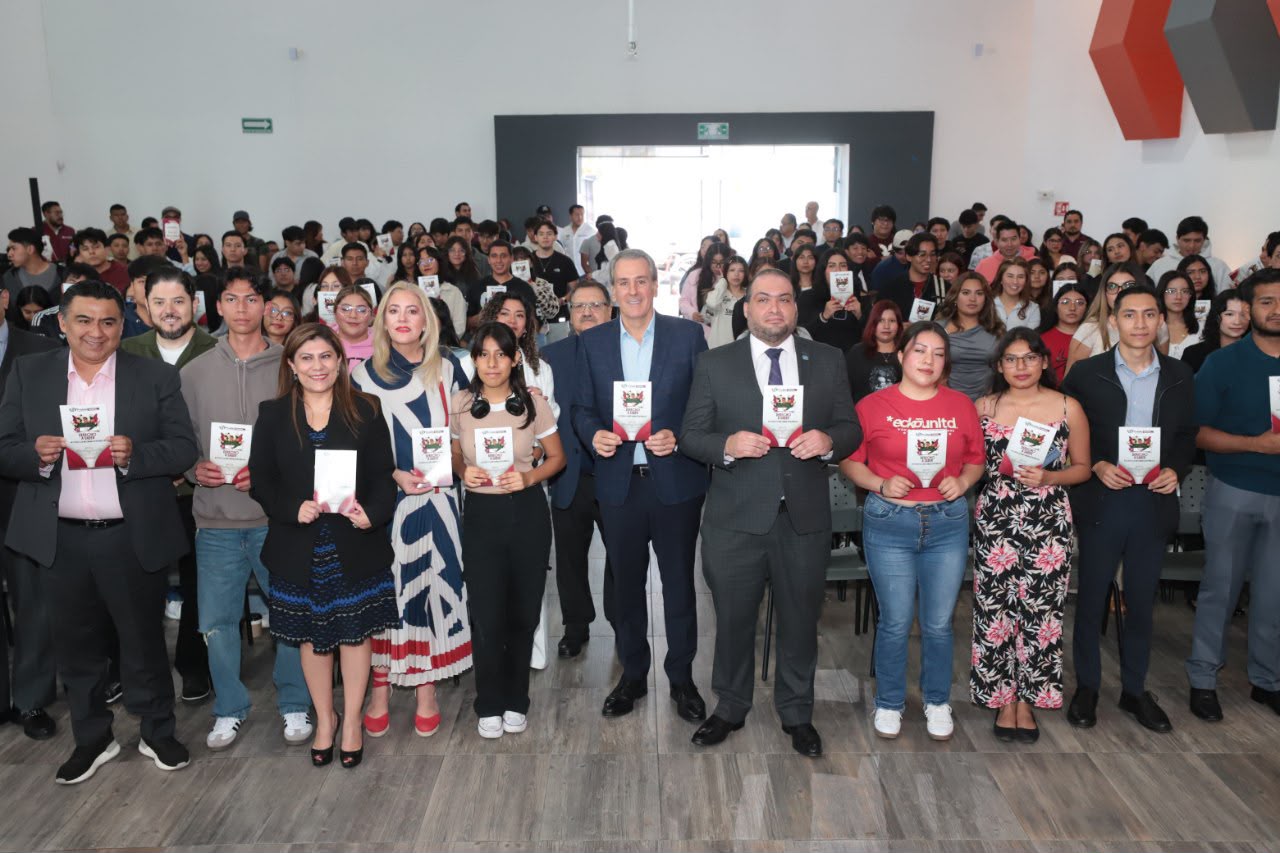 Puebla presenta guía sobre acceso a la información pública para estudiantes del IEU