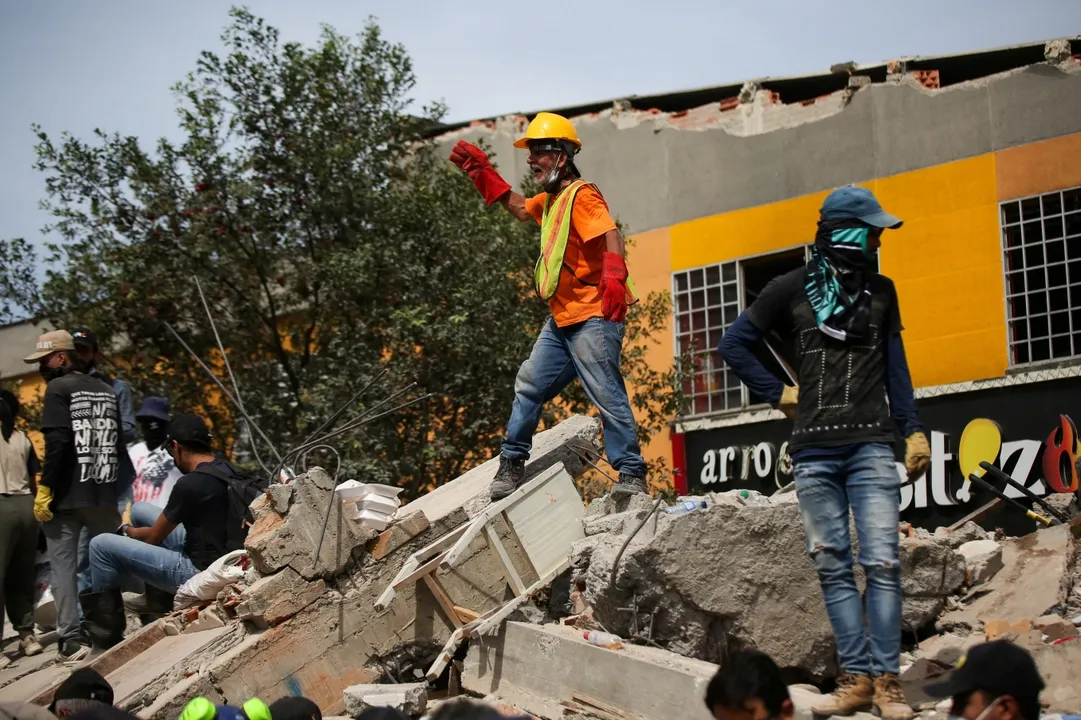 Colombia limita ayuda de rescatistas tras terremoto; México queda fuera pese a certificación internacional