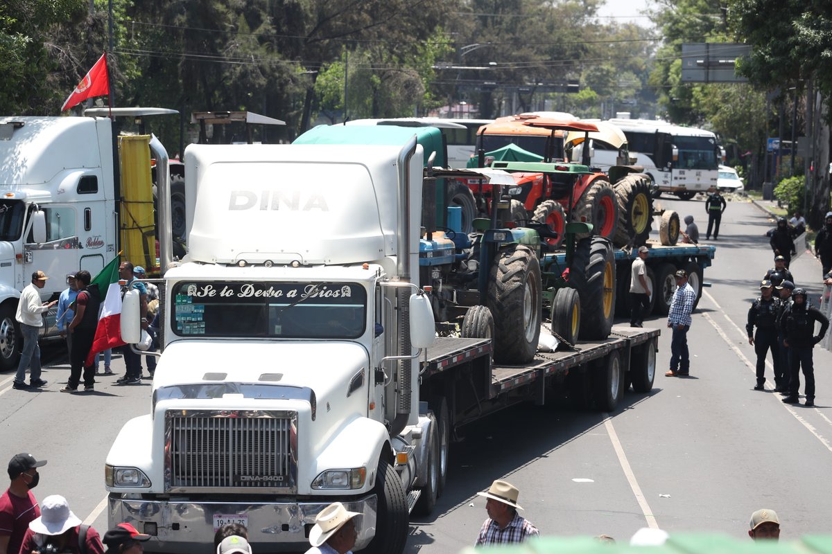 Segob acuerda con transportistas retirar bloqueos e instalar mesas de trabajo