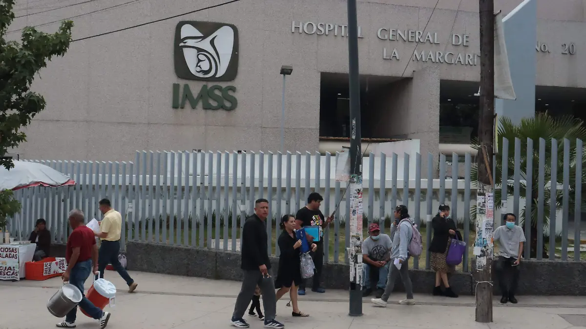 Usuarios cuestionan abasto de medicamentos en La Margarita del IMSS Puebla