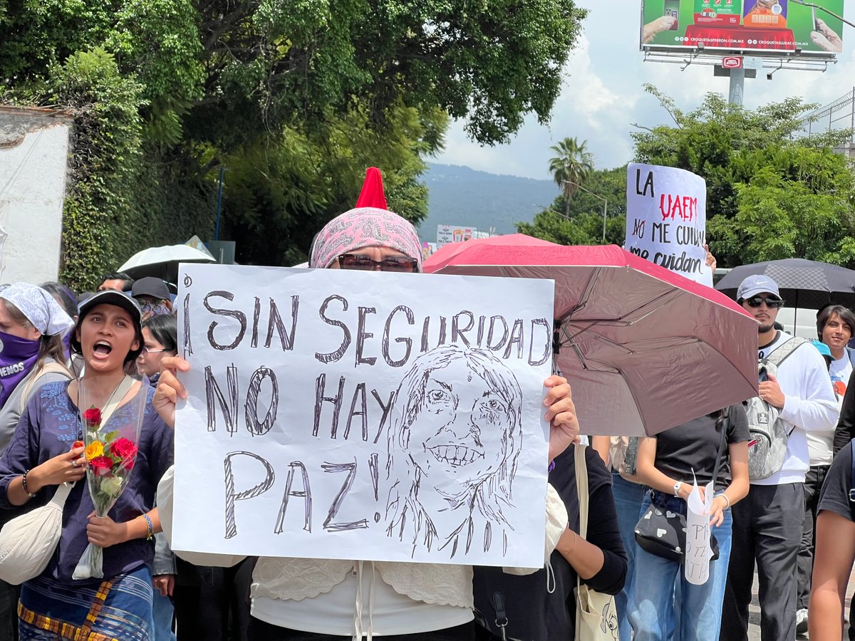 Estudiantes de la UAEM marchan por Claudia Tacoronte y exigen mayor seguridad en Morelos