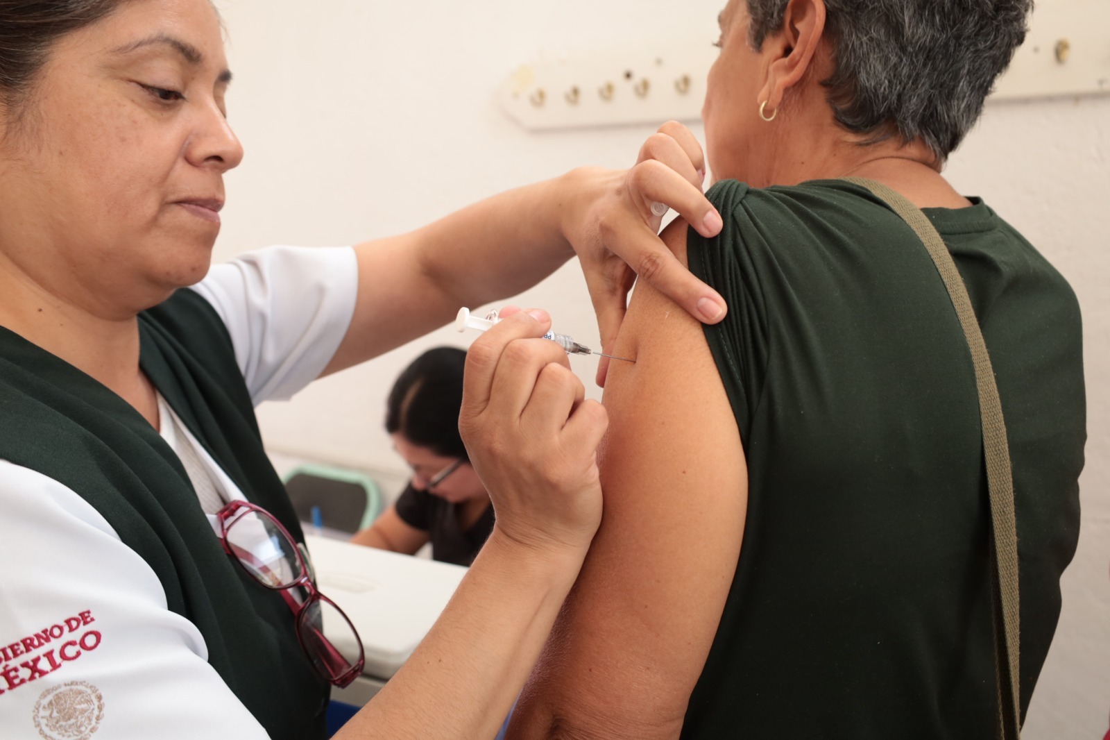 DIF San Pedro Cholula realiza jornada de salud preventiva para personas adultas mayores