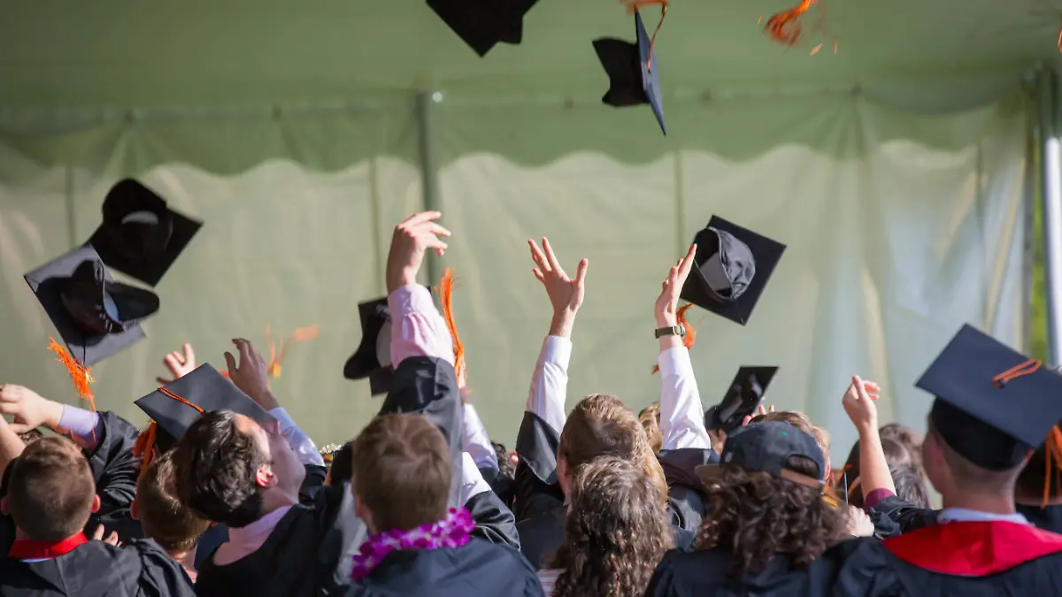 Migración en Puebla cambia de perfil: jóvenes universitarios buscan trabajo en Canadá y Estados Unidos ante falta de oportunidades