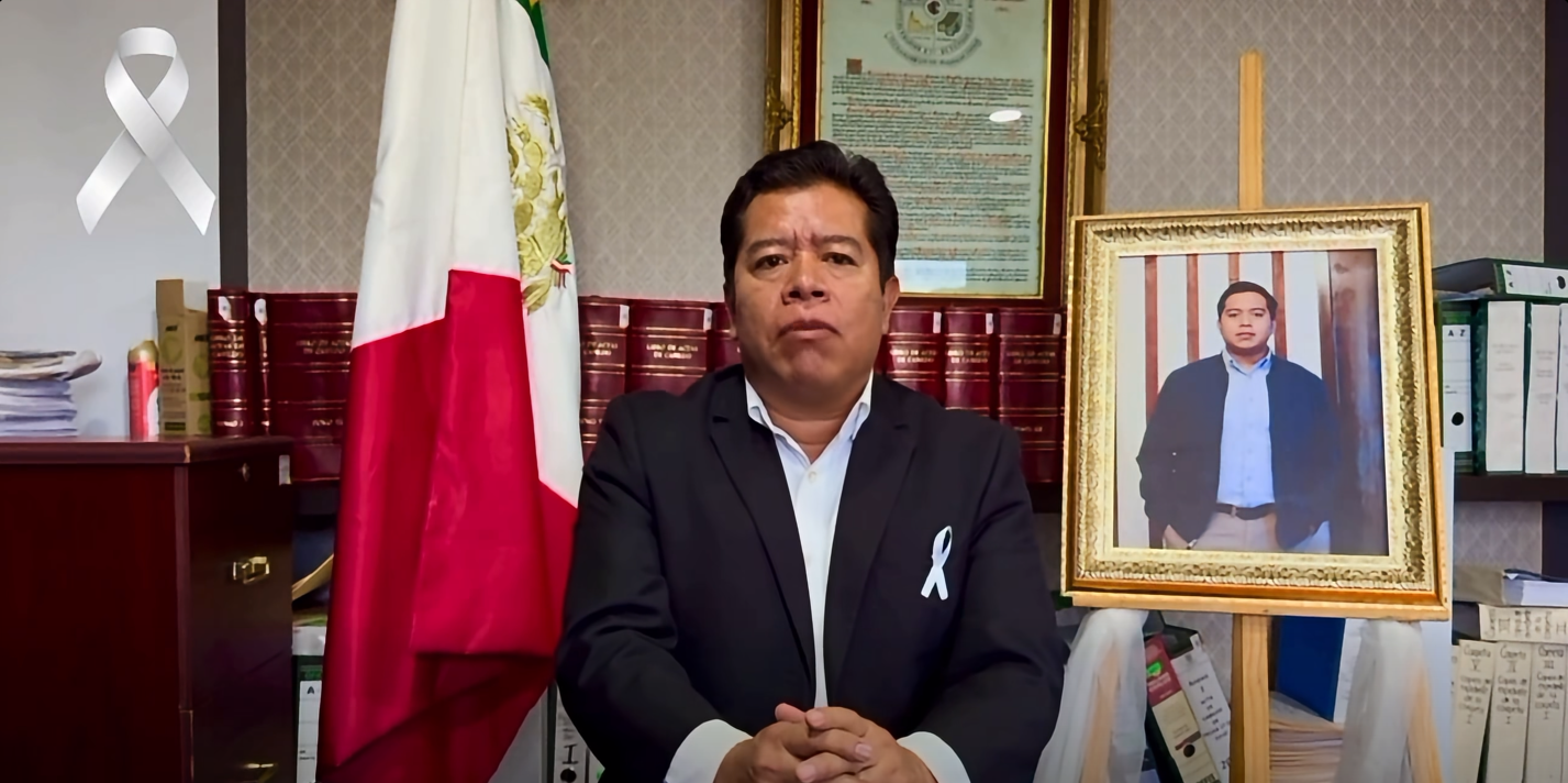 "La muerte de mi hijo no puede ser en vano": Edil de Tecamachalco reaparece y rechaza nexos criminales