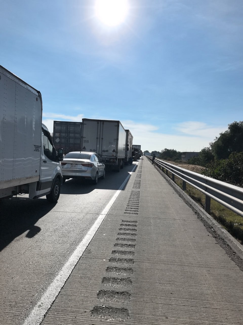 Intento de asalto a tráiler provoca cierre y tráfico en la autopista Puebla-Córdoba