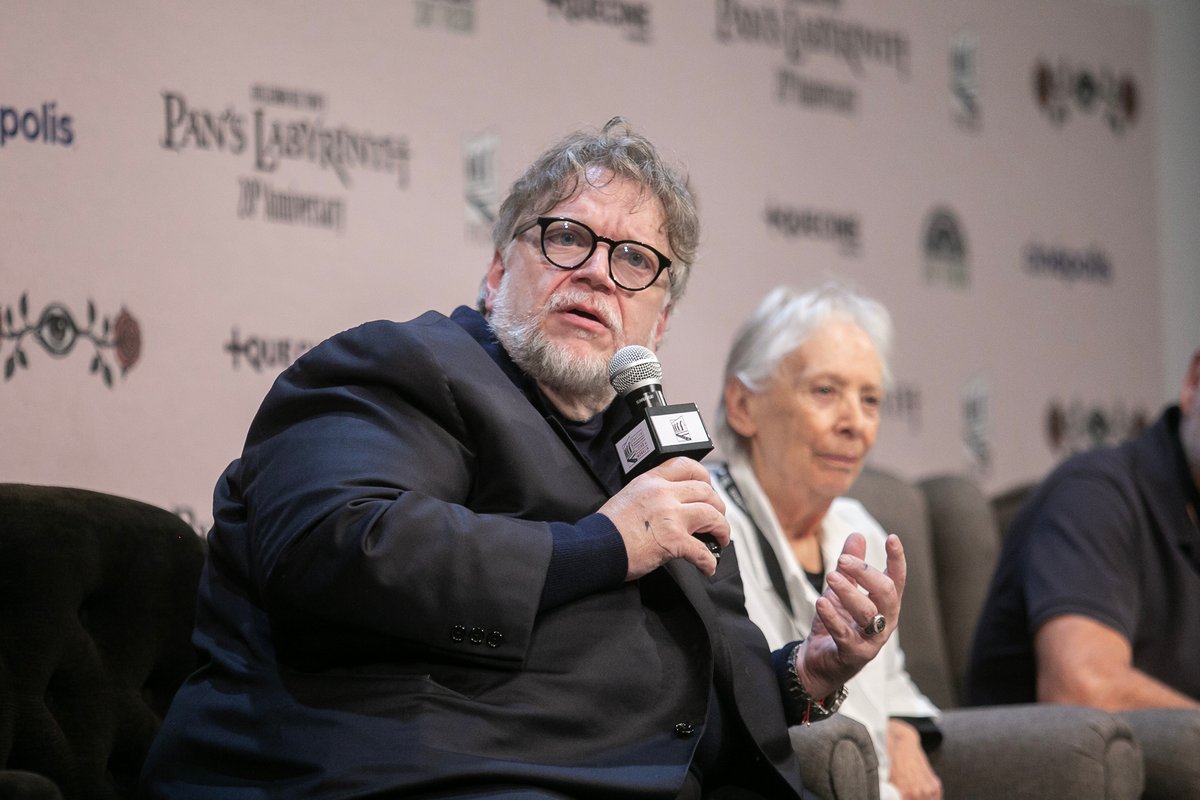 Guillermo del Toro respalda protestas por la crisis del agua en Jalisco