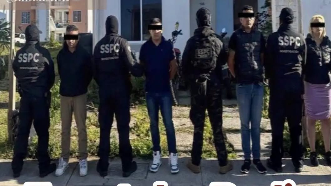 Caen cuatro presuntos integrantes de célula dedicada al secuestro exprés y robo de transporte entre Puebla y Tlaxcala; rescatan a una víctima