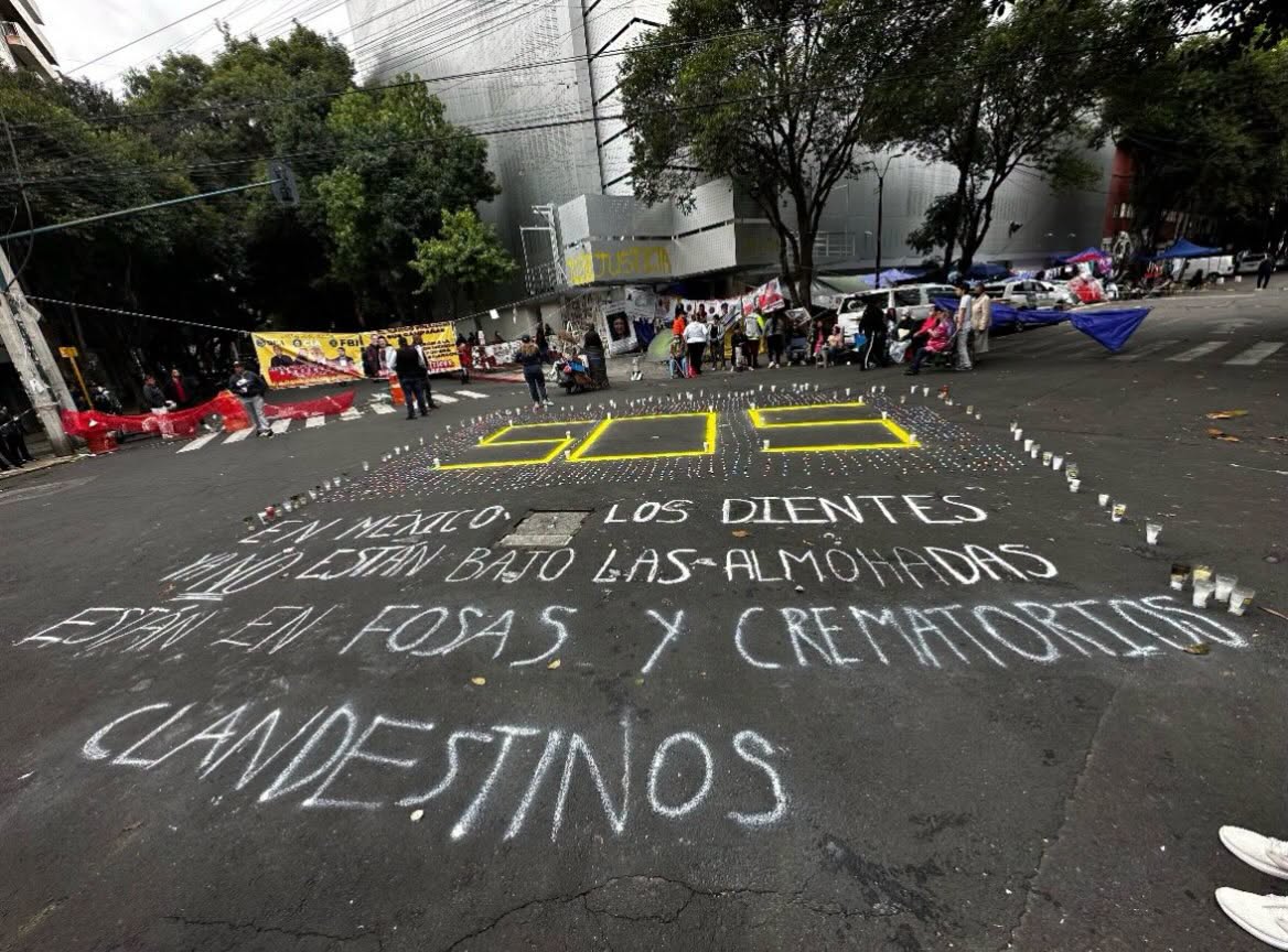 Madres de desaparecidos demandan a FGR y fiscalías estatales por fallas en Banco Nacional de Datos Forenses