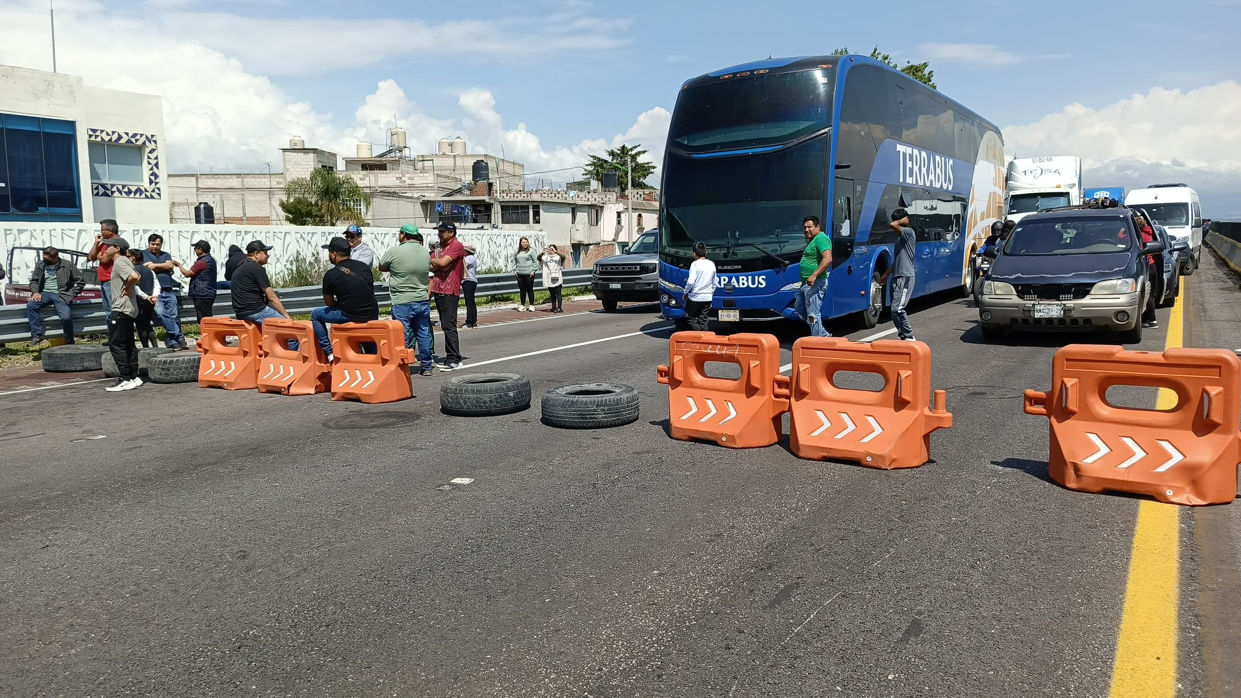 Maltrato animal y portación de arma: por esto detuvieron a los tres hombres que desataron bloqueo en Texmelucan