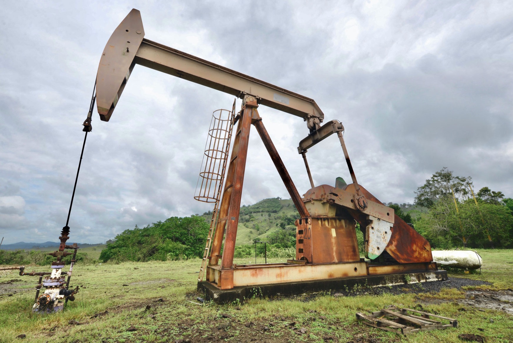 Petróleo mexicano supera previsiones de Hacienda por tensión en Medio Oriente; suben ingresos de Pemex aunque crecen subsidios a gasolinas