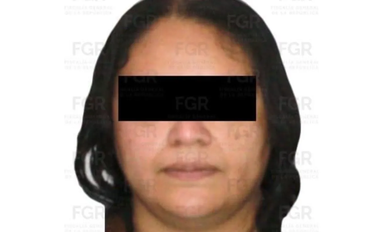 Detienen a Guadalupe 'N', apoderada de empresa investigada por contrabando de combustible