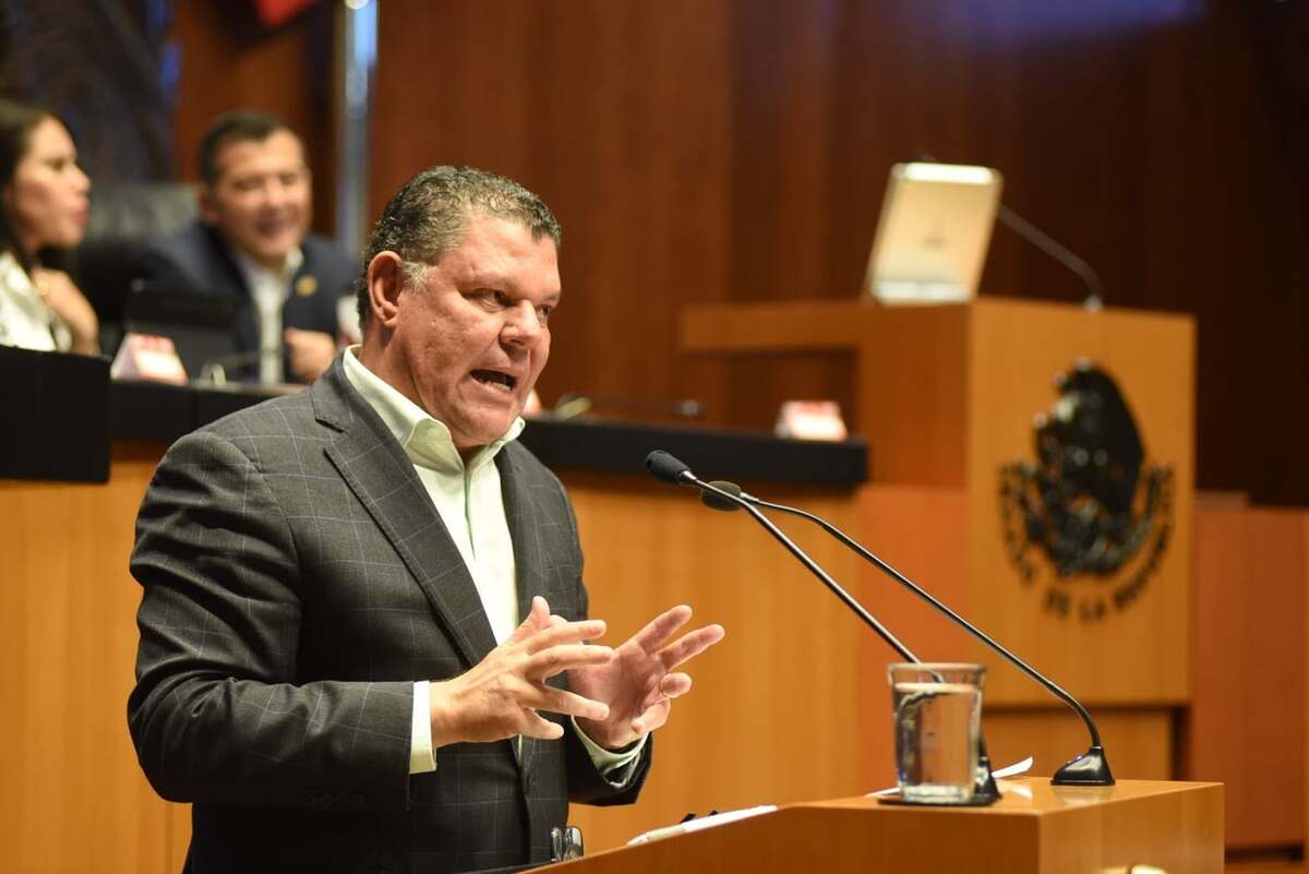 Renuncia de Virgilio Mendoza al PVEM pondría en riesgo mayoría calificada de Morena