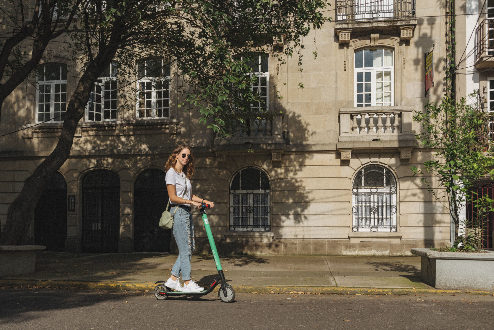 Scooters, bicis y motos eléctricas deberán portar placas en CDMX a partir del 1 de julio