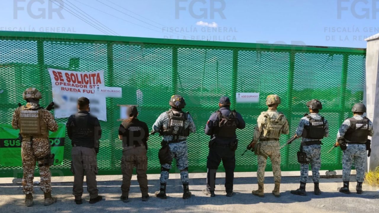 FGR asegura 62 mil litros de huachicol y flota de vehículos tras incendio en Pesquería