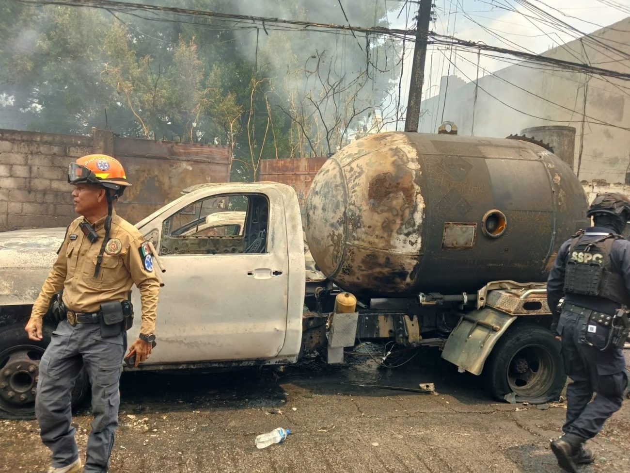 Explosión de pipa de gas en Cuernavaca deja 21 lesionados y daños en nueve viviendas