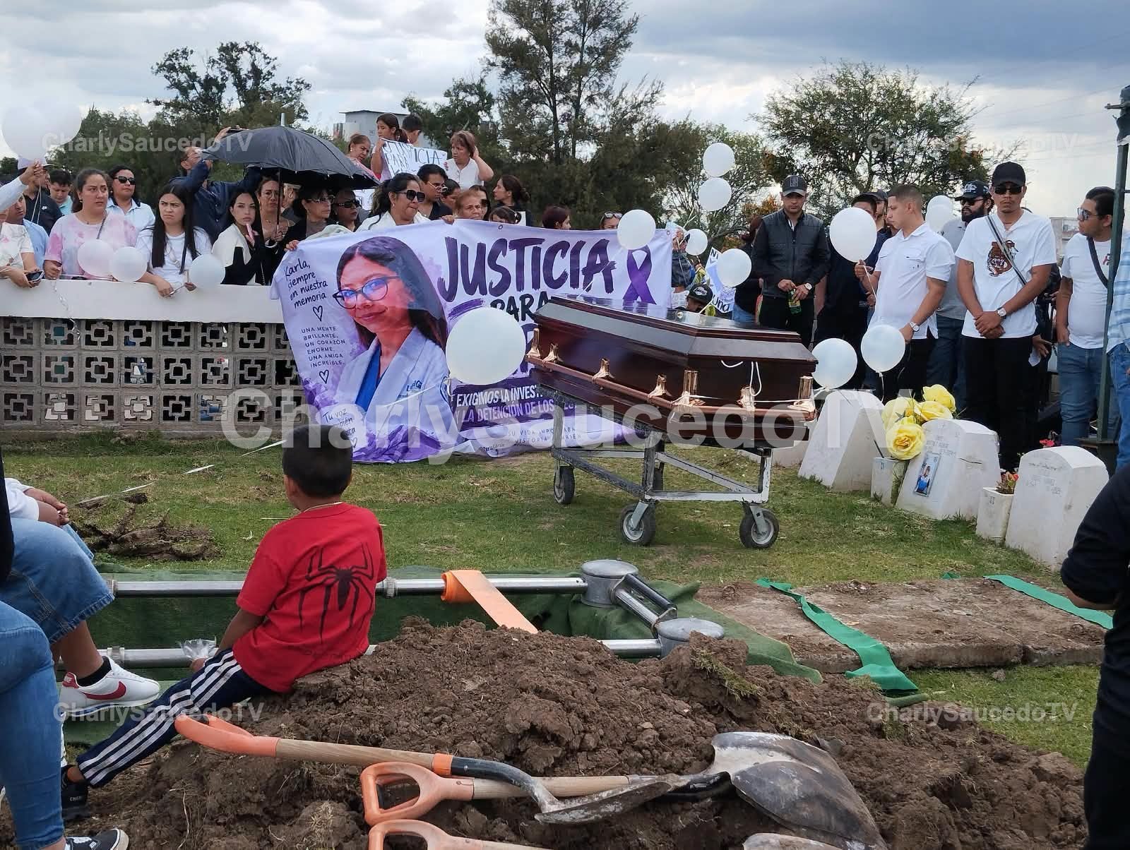 Dan el último adiós a Karla Margarita en Irapuato mientras el presunto feminicida ingresa a Puente Grande