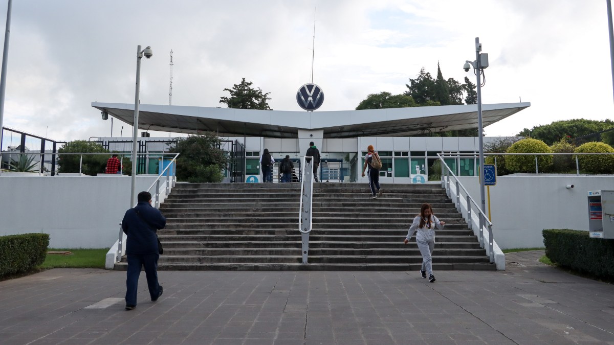 Volkswagen Puebla suspenderá producción dos semanas; más de 6 mil trabajadores entrarán en paro temporal