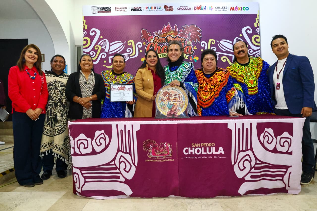 Los Askis hacen retumbar la Feria de Cholula junto a miles de fans y la alcaldesa Tonantzin Fernández