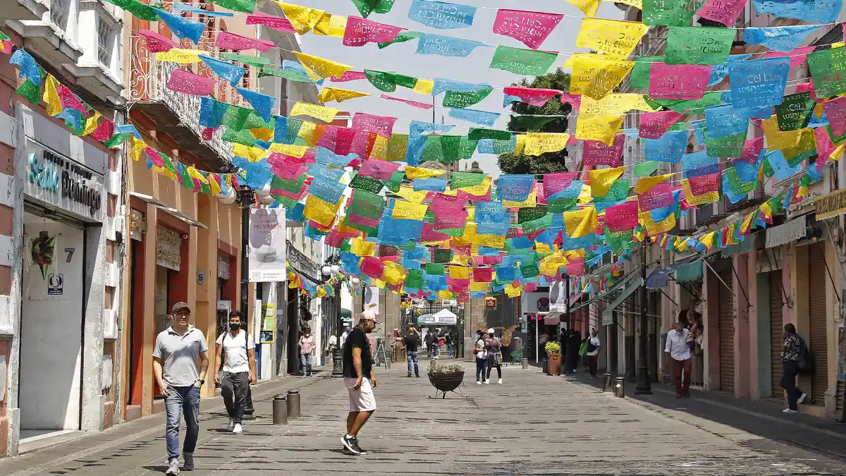 Analizan peatonalizar por completo la Calle de los Dulces en el Centro Histórico de Puebla