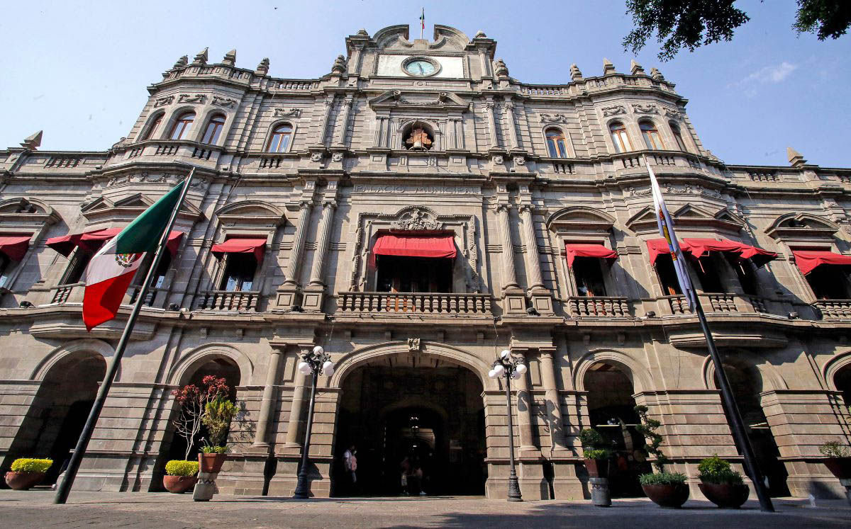 Morena emite convocatoria nacional para alcaldías rumbo a 2027; alcaldes y diputados no tendrán que renunciar para buscar candidaturas