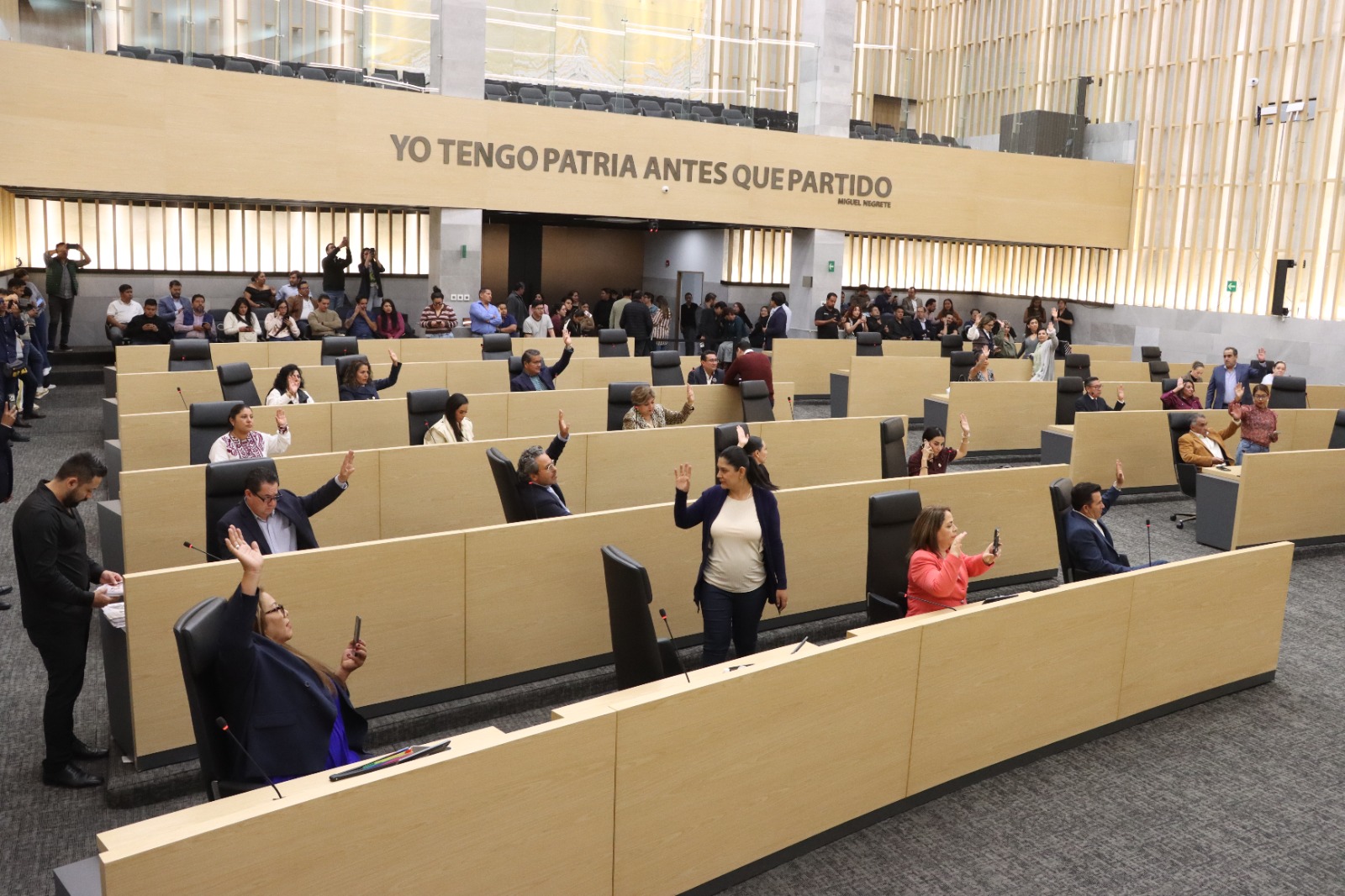 Congreso de Puebla avala nacionalidad única para aspirantes a Presidencia y gubernaturas
