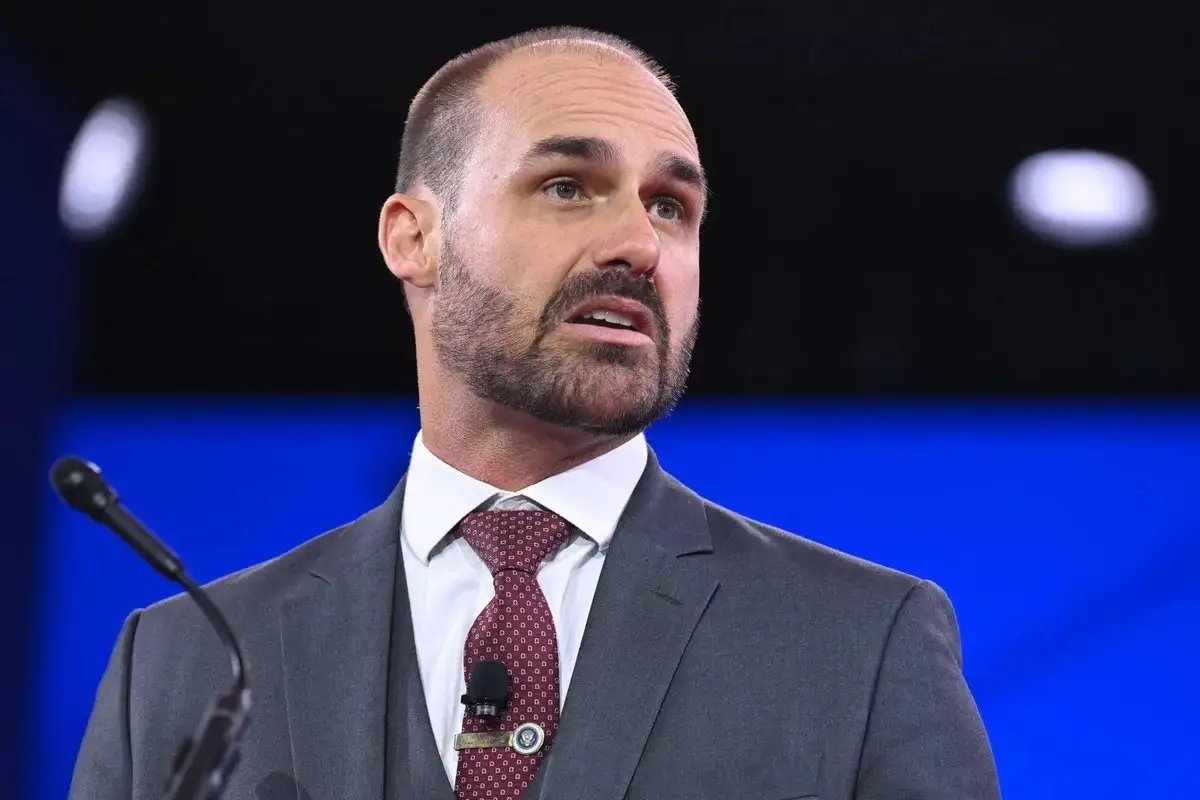 Brasil ordena arresto de Eduardo Bolsonaro y cancela su pasaporte