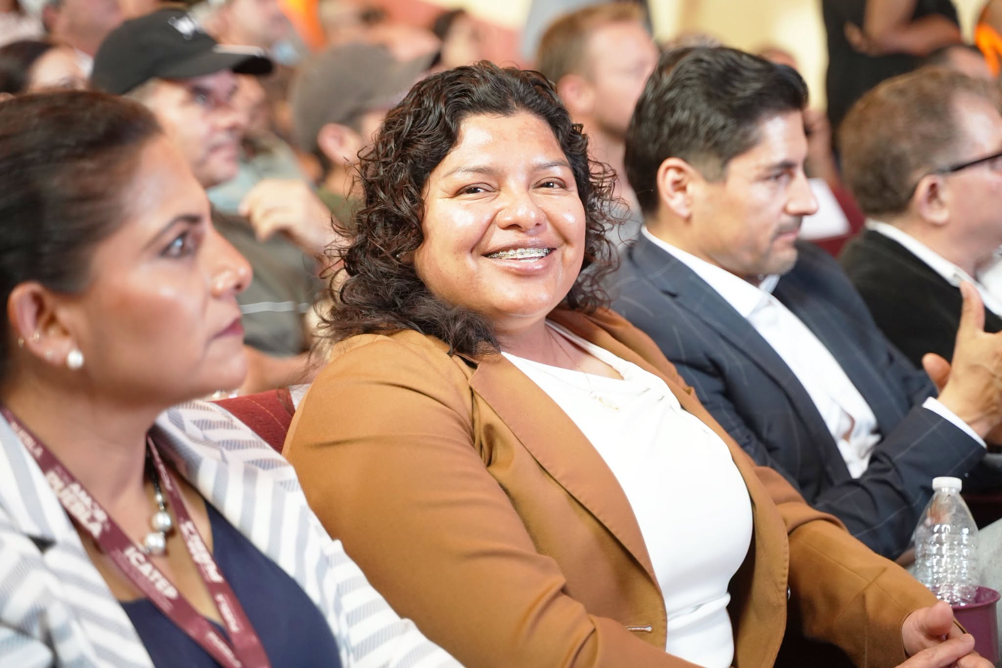 Karina Pérez Popoca analiza salir de Morena; Pablo Salazar defiende los procesos internos