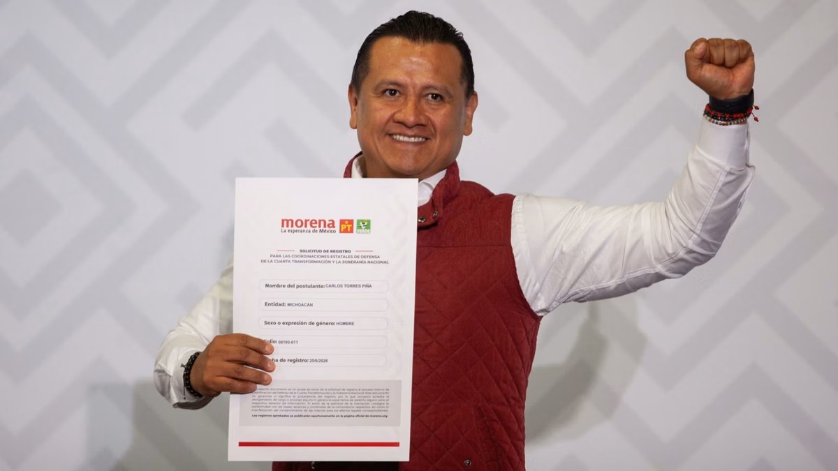 Carlos Torres Piña, fiscal con licencia de Michoacán, es designado por MORENA como candidato para Michoacán