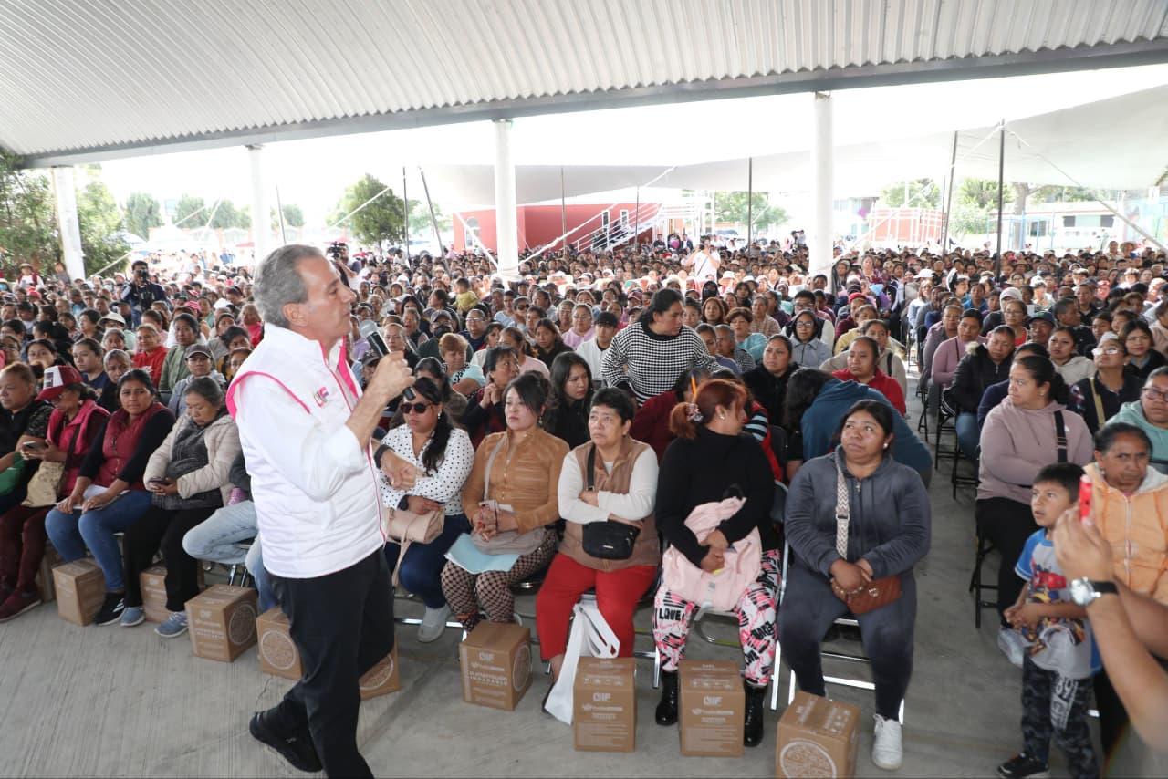 Entrega Pepe Chedraui más de 8 mil apoyos alimentarios en Santa María Xonacatepec