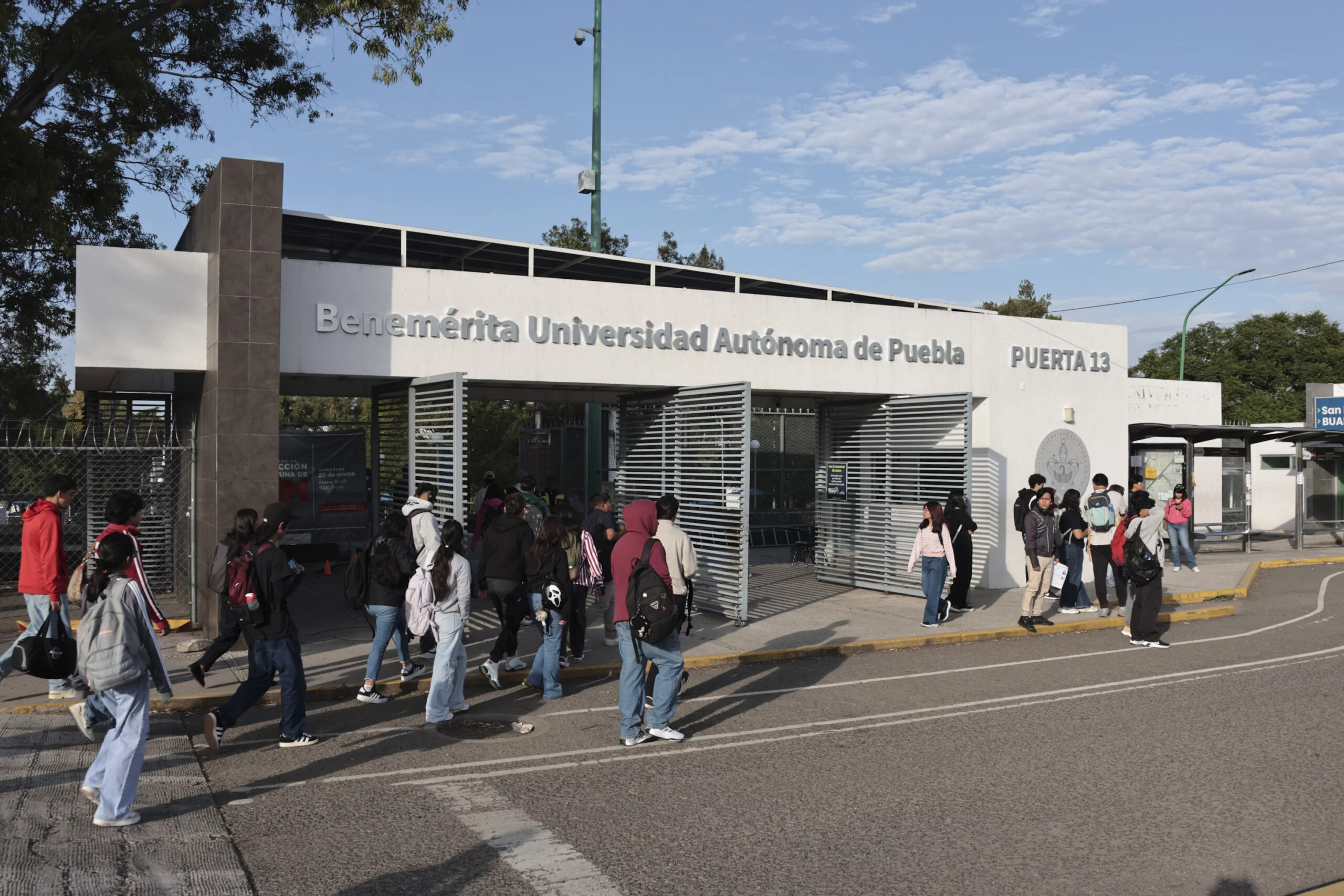 Megapuente de Día de Muertos en la BUAP; estudiantes se van desde el 30 de octubre y vuelven hasta el 3 de noviembre