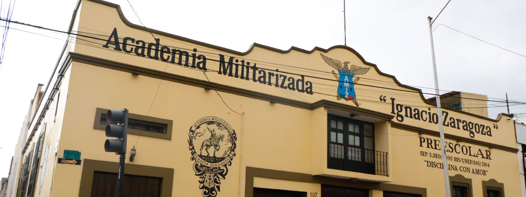 Denuncian a la Academia Militarizada Ignacio Zaragoza ante la FGR por uso ilegal de insignias de la Sedena