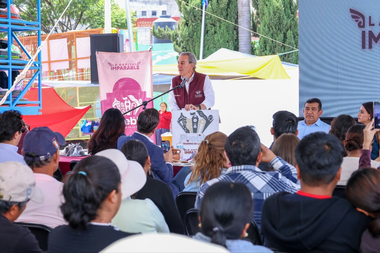 Jóvenes de San Miguel Canoa reciben capital semilla para emprender en Puebla