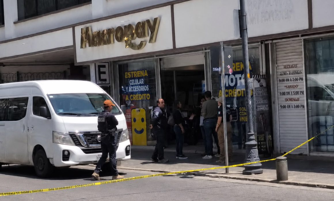 Investigan muerte de elemento de la Policía Auxiliar en el Centro Histórico de Puebla