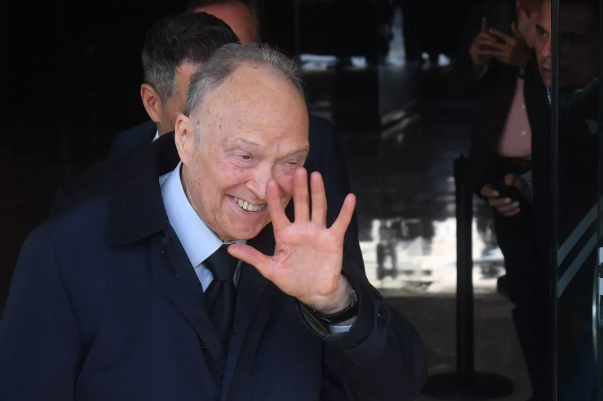 Casas en Madrid, Nueva York y autos de superlujo; una vida de magnate del exfiscal Gertz Manero