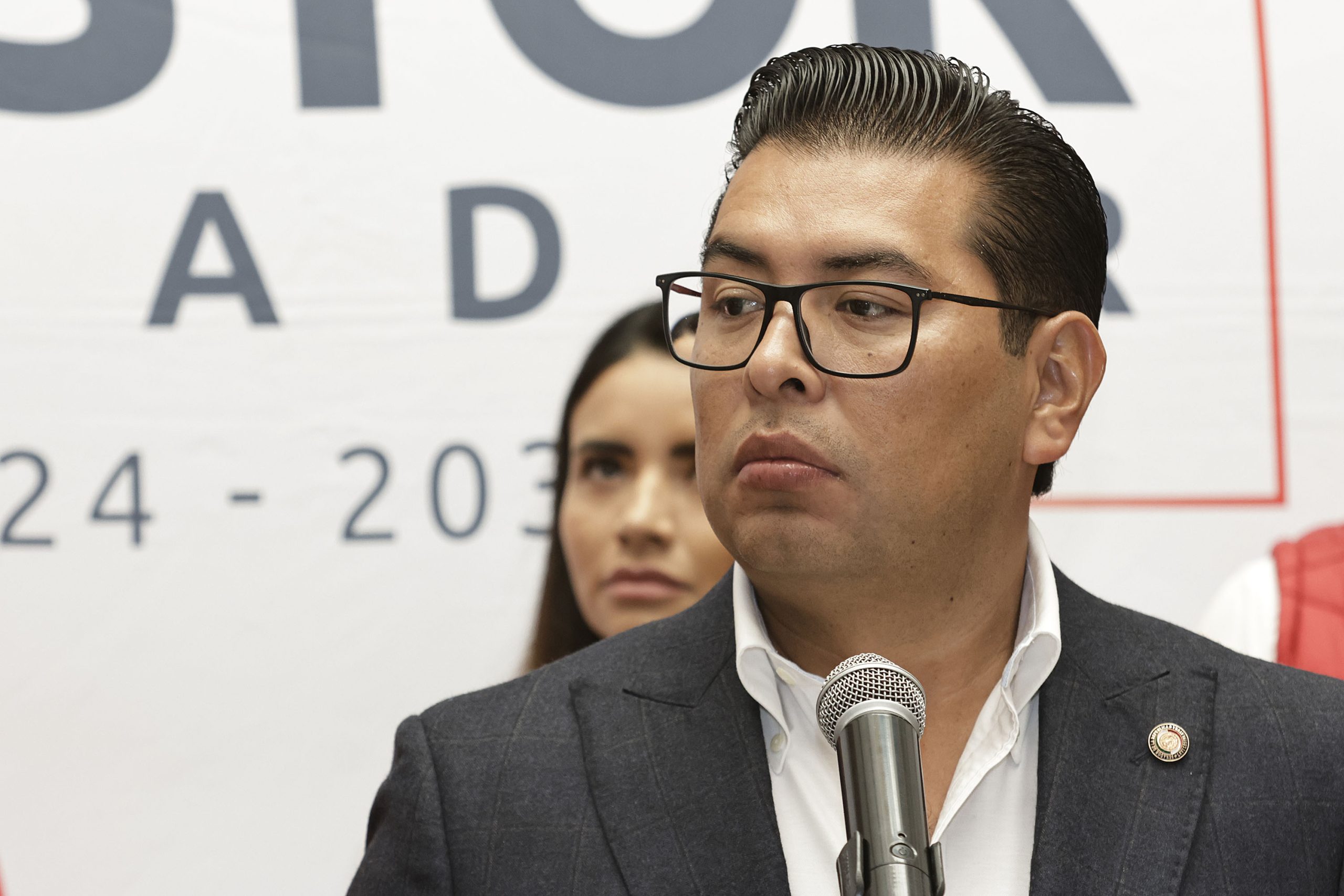 Acusa Néstor Camarillo a Andrés Villegas de operar "campañas negras" contra la oposición y la 4T