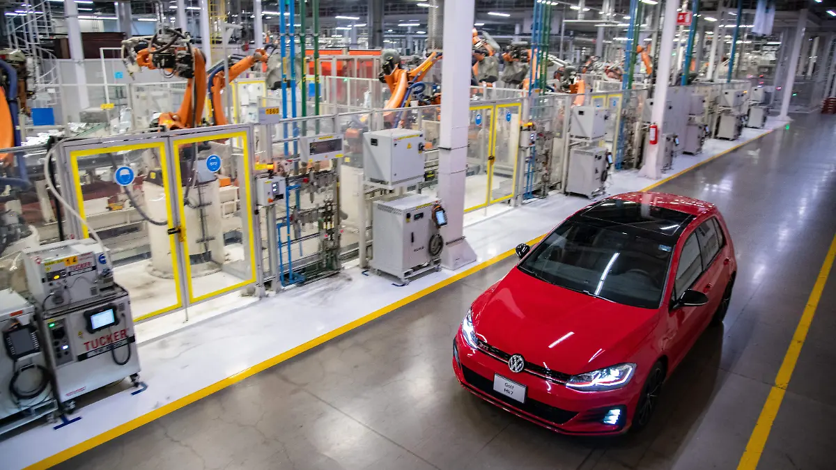 Volkswagen mantiene proyecto para ensamblar el nuevo Golf en Puebla a partir de 2027