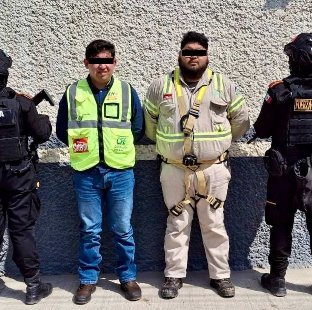 Cae pareja de falsos empleados de CFE en Monterrey; extorsionaban hasta 20 mil pesos por vecino