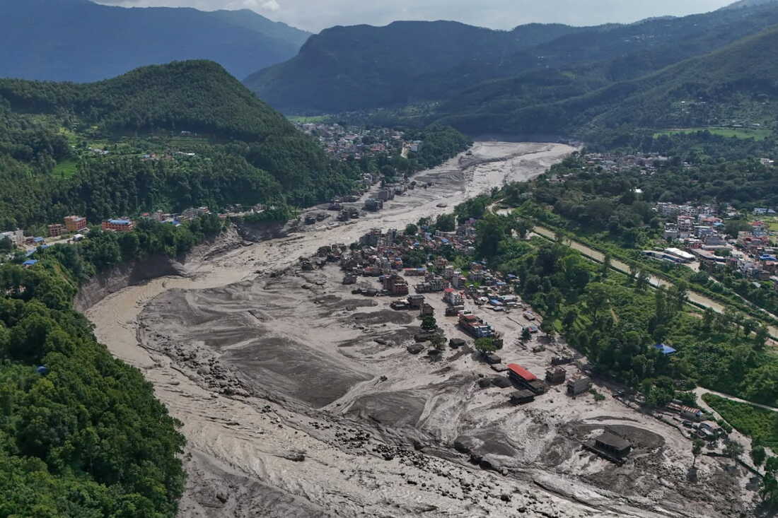 Nueva crecida del río Bhote Koshi obliga a evacuar familias en Nepal