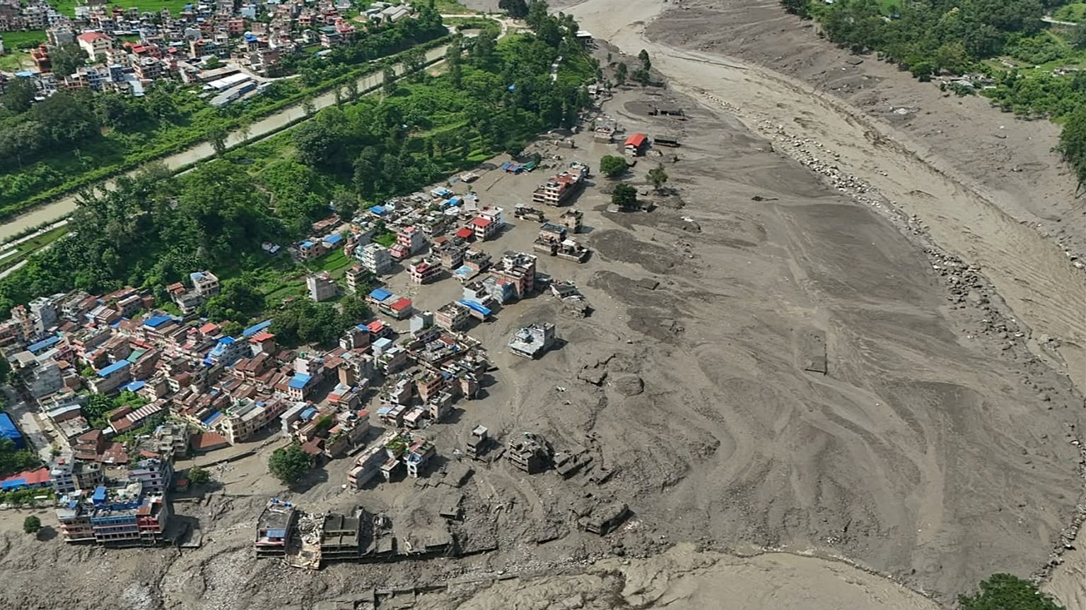 Inundaciones en Nepal dejan 95 muertos y 309 desaparecidos, incluidos turistas