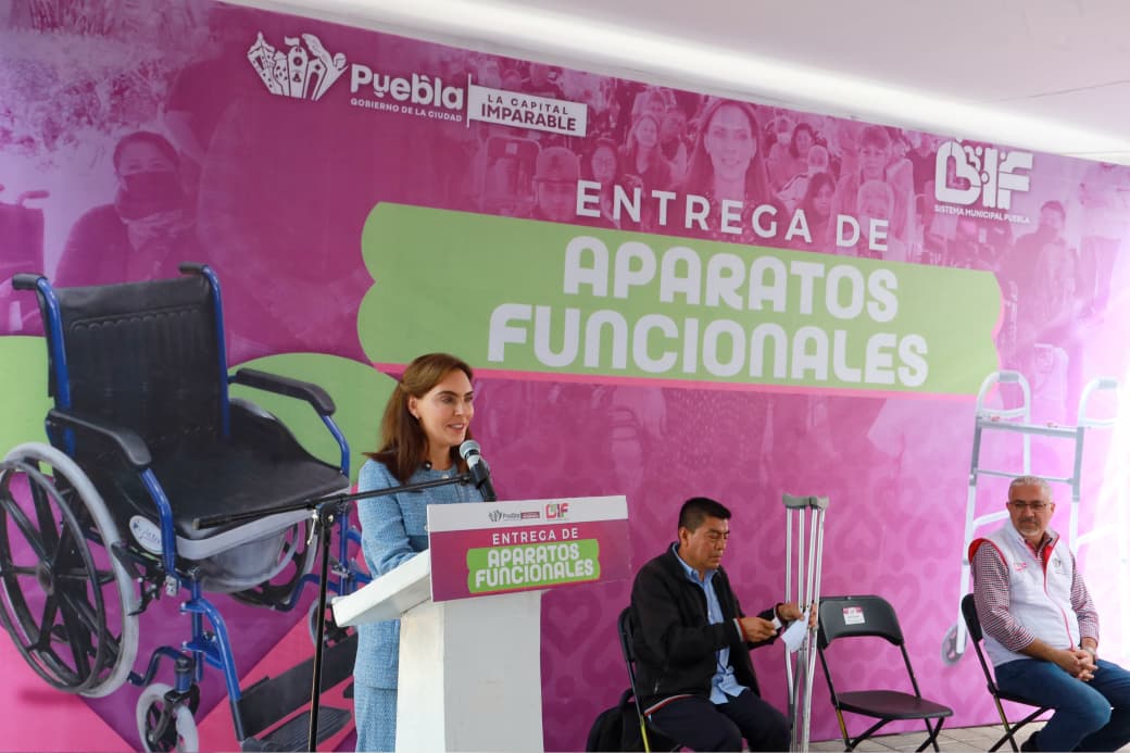 DIF Puebla Capital entrega 60 aparatos funcionales a personas con discapacidad