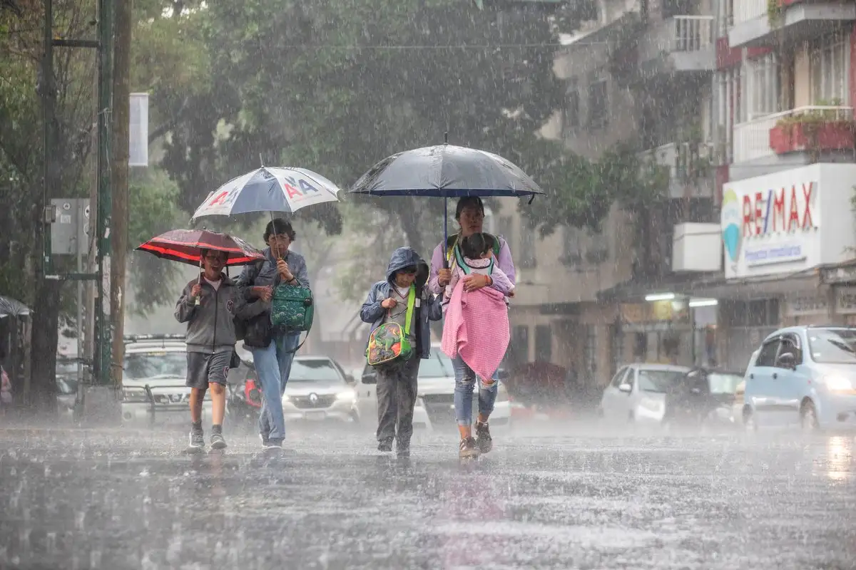 SEP suspende clases presenciales en 173 municipios de Puebla por el paso de la tormenta tropical Isaías