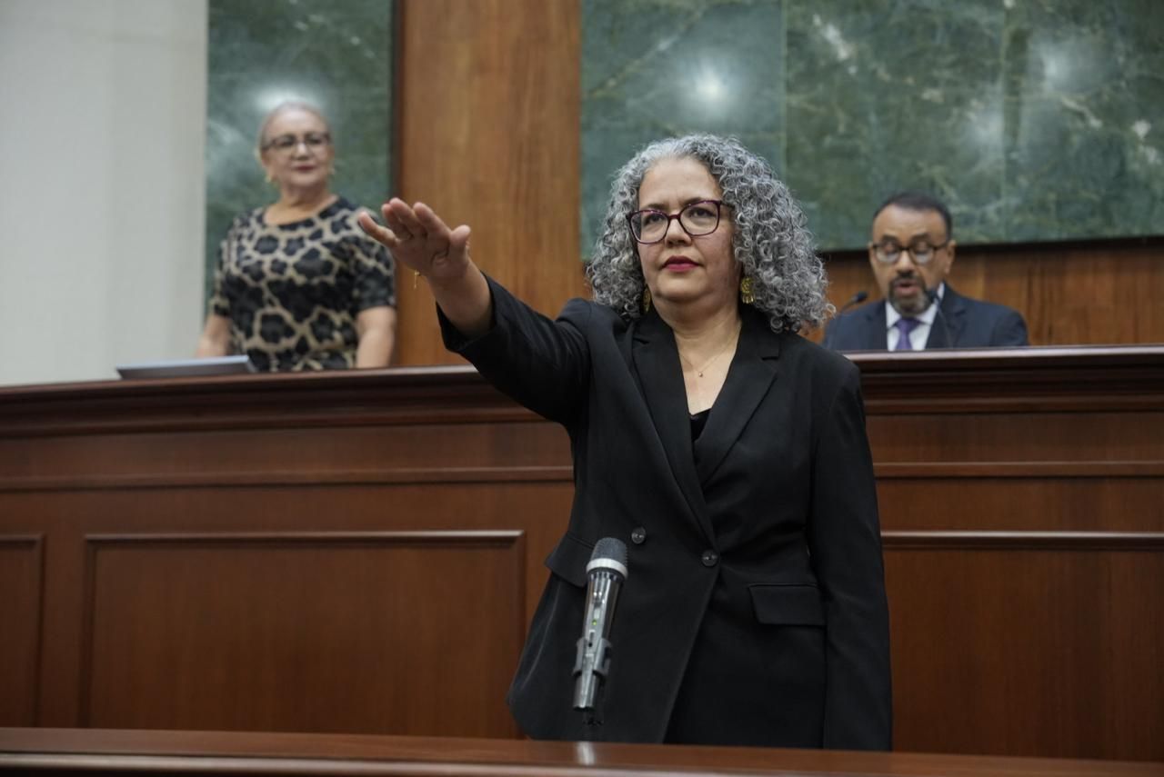 Asume Graciela Domínguez Nava la gubernatura interina de Sinaloa entre reclamos de la oposición