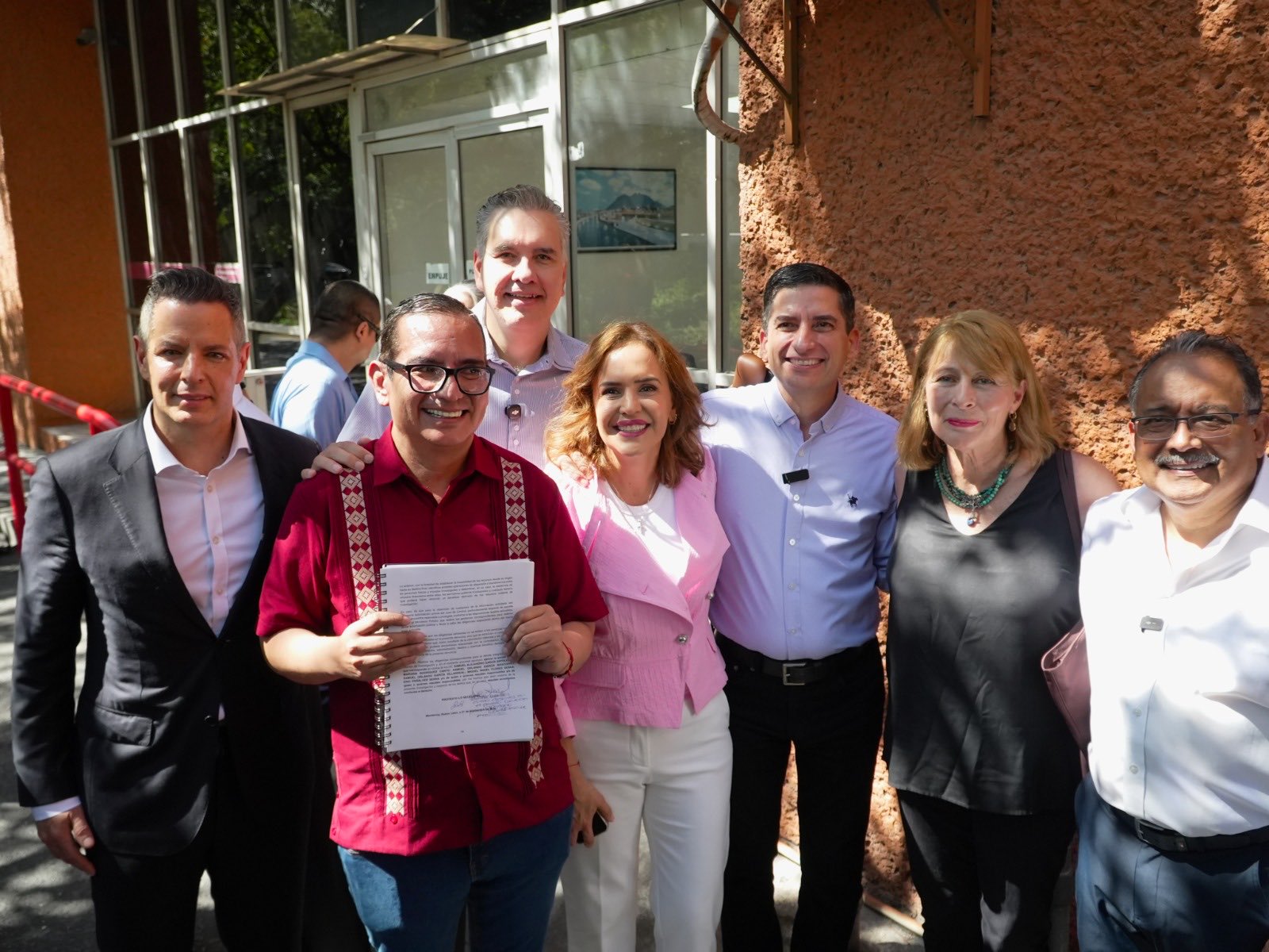 Morena NL denuncia a Samuel García, su familia y gabinete por presunta triangulación de 1,400 mdp