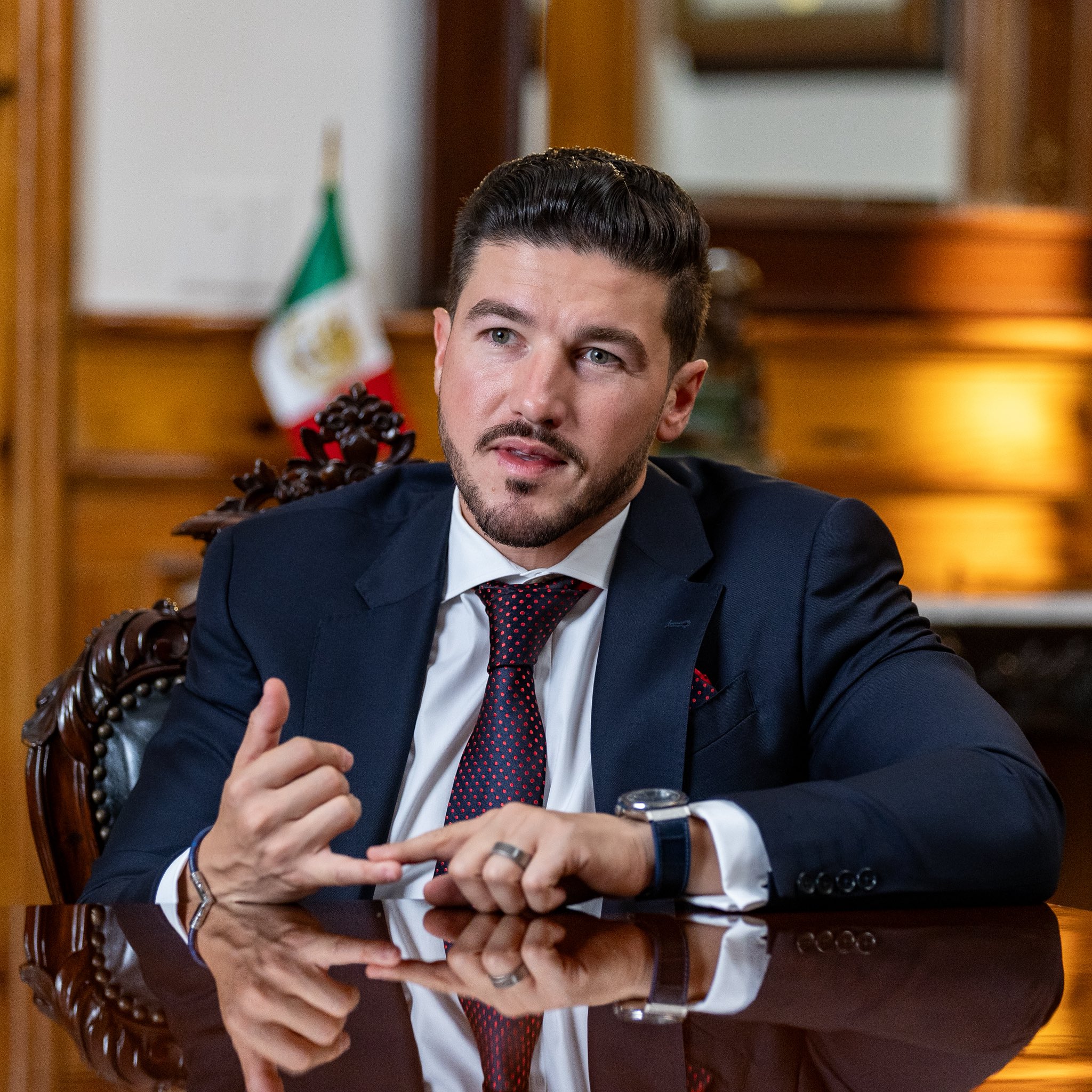 FGR tendría expediente contra Samuel García por presunto desvío de recursos, según Loret de Mola