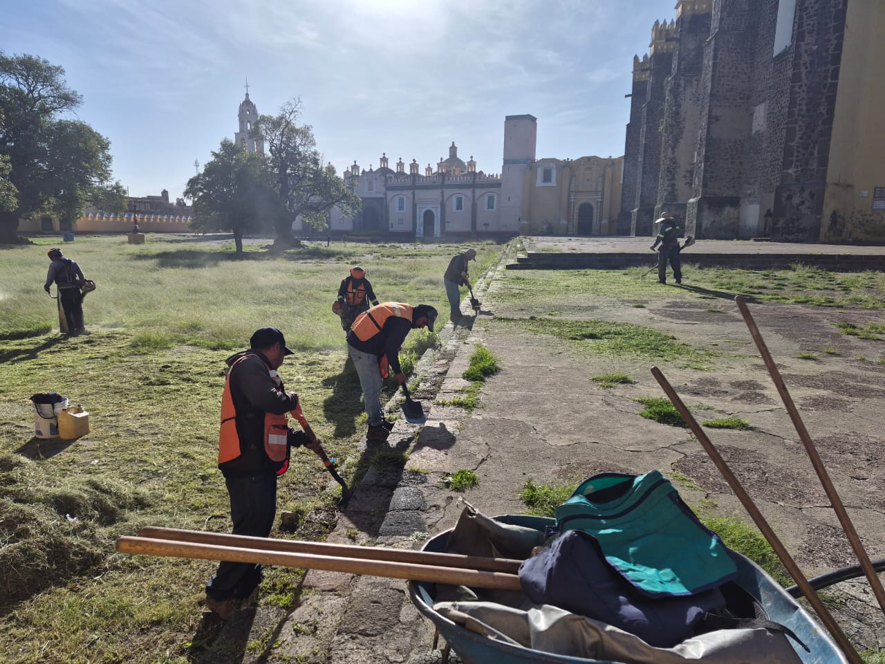 Iluminación y áreas verdes: Tonantzin Fernández intensifica mantenimiento urbano en San Pedro Cholula