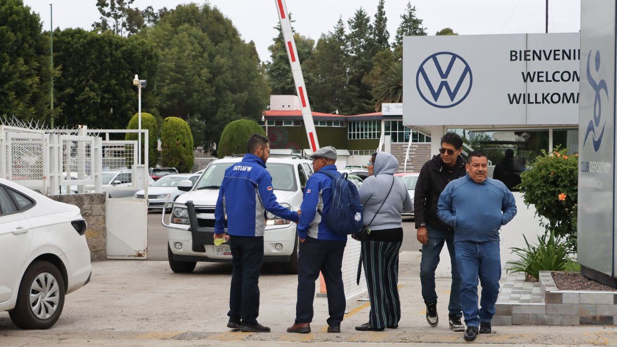 Volkswagen Puebla eliminará un turno de producción y prevé recorte de personal